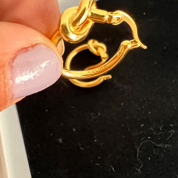 Authentic Celine KNOT SMALL HOOPS IN BRASS WITH GOLD FINISH - Picture 3 of 4